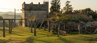 Pequeño Pazo Gallego del Siglo Xviii con Piscina