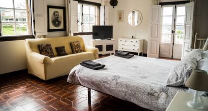 Pequeño Pazo Gallego del Siglo Xviii con Piscina