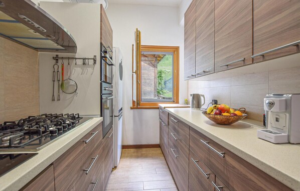 Kühlschrank, Herdplatte, Geschirrspüler