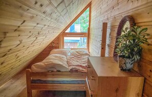 4 bedrooms, bed sheets