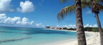 Grain de Corail, T4, Résidence les Pieds Dans L'eau, Piscines