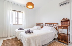 3 chambres, accès au Wi-Fi (inclus), literie fournie