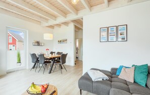 TV, fireplace, stereo - Stunning home in Büsum with sauna (Büsum)