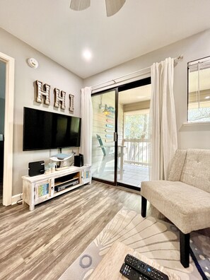 Smart TV, DVD player