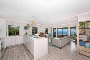 Interior - Amazing Oceanfront retreat at Saunders Beach (Saunders Beach)