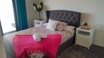 2 sovrum, strykjÀrn/strykbrÀda, gratis wi-fi och sÀngklÀder