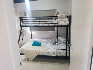 2 chambres, fer et planche à repasser, Wi-Fi gratuit, draps fournis