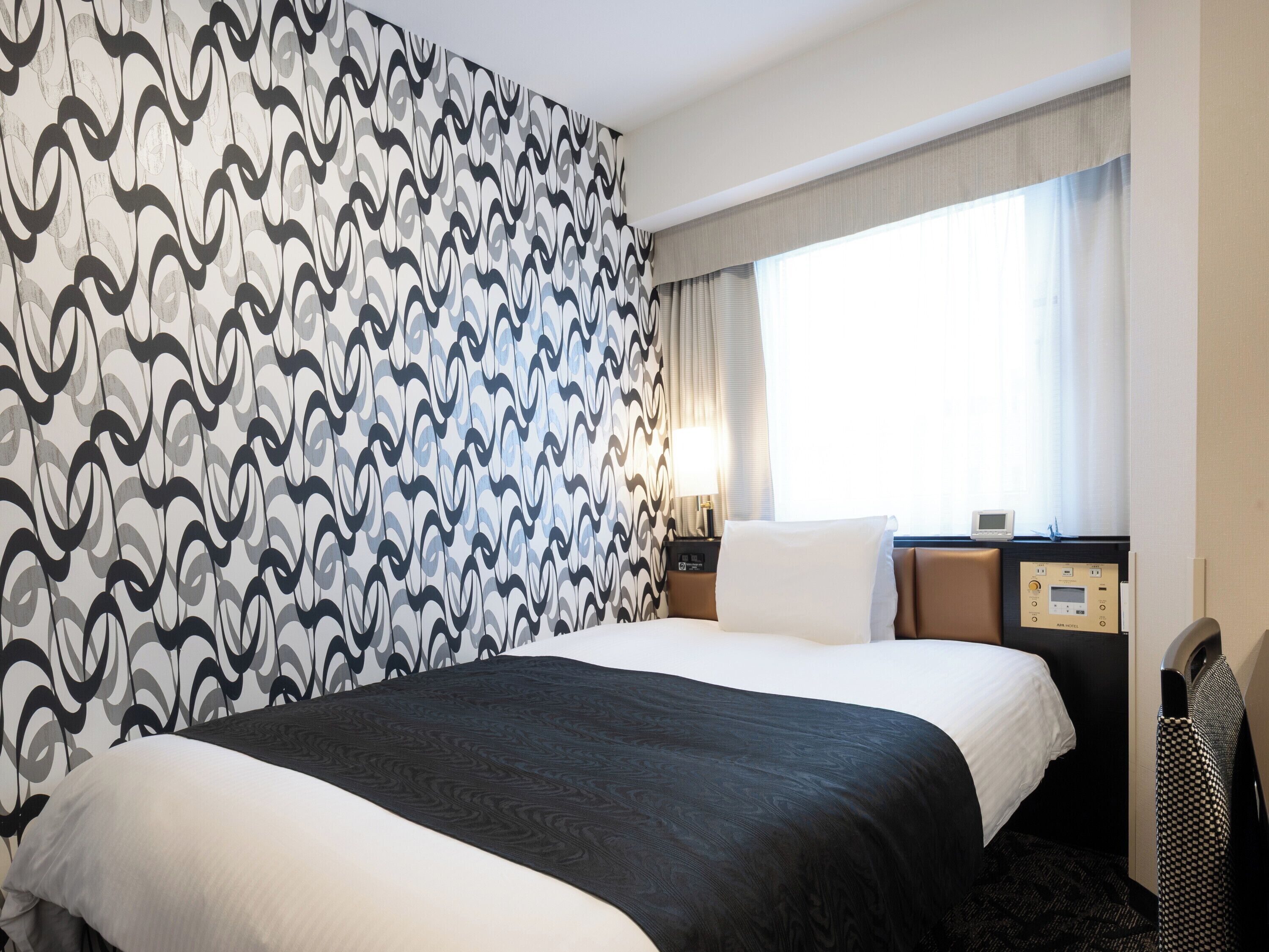 Standard Room with 1bed - Non-Smoking | Desk, blackout drapes, iron/ironing board, free WiFi