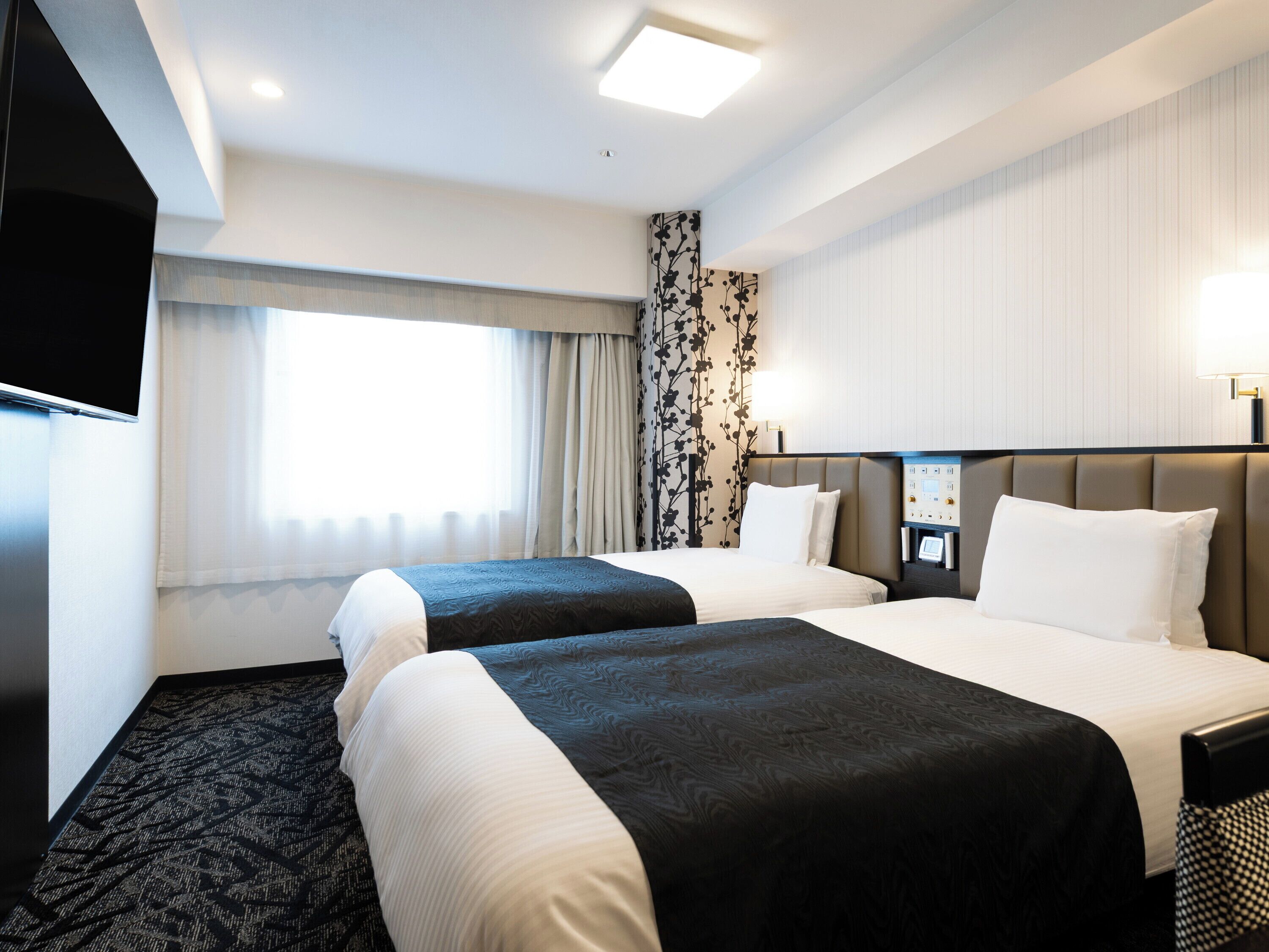 Twin Beds Room, Non Smoking | Desk, blackout drapes, iron/ironing board, free WiFi