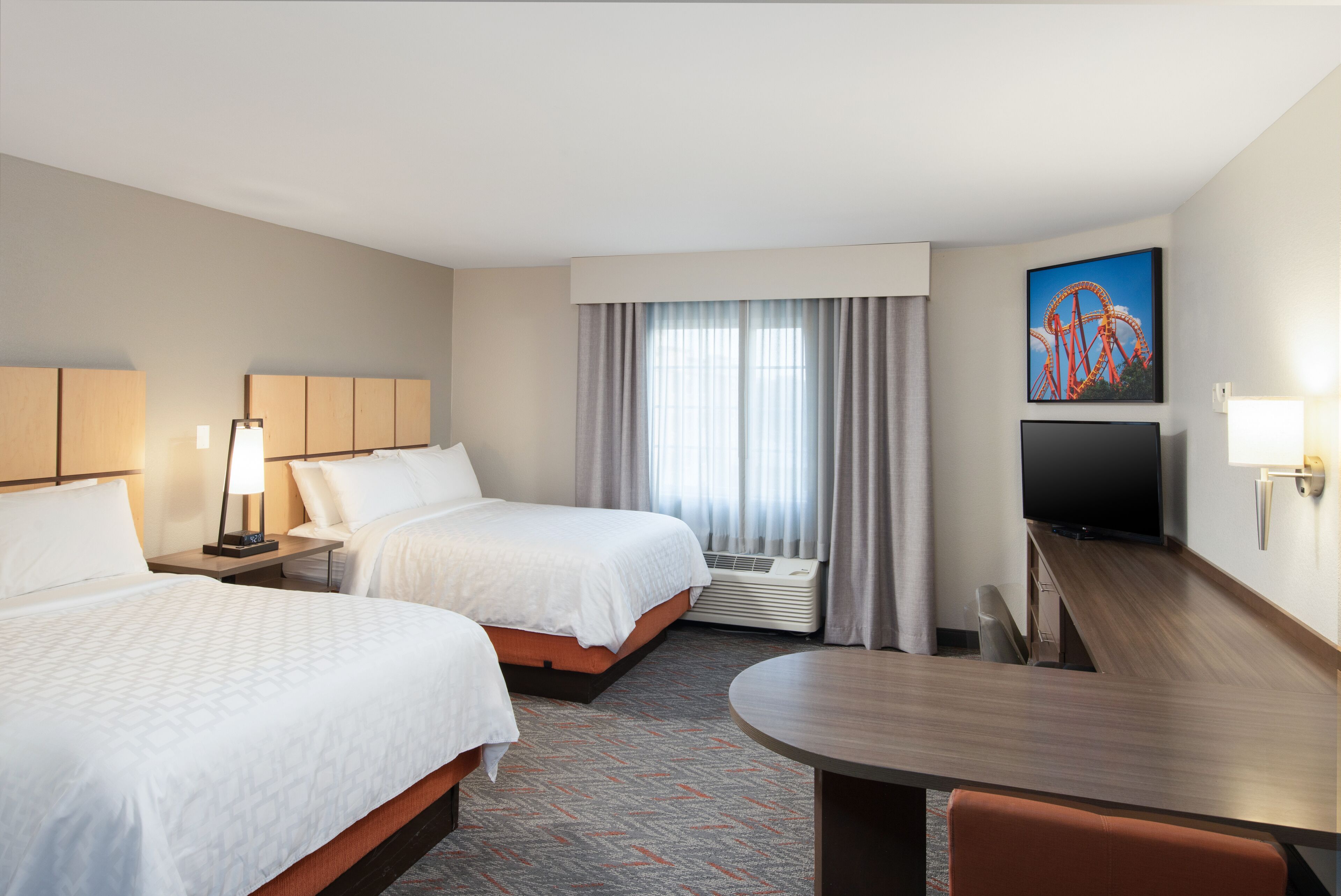 Family Disneyland Trip! 3 Pet-Friendly Studio Suites, Pool, Parking!