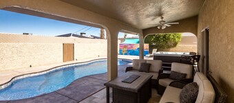 We are 10  mins from Windsor launch ramp and London Bridge channel. 