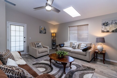 Territorial Oasis 3BR/2BA centrally located in Sierra Vista