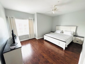 2 bedrooms, iron/ironing board, free WiFi, bed sheets