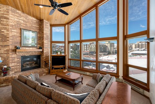 Sand Mountain, Ski In/ Ski Out,Corner Unit, Amazing Amenities with Slopeside Views