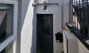 Unclassified image, 4 of 12, button - Apt - Sleeps 4/5 - Garden - Parking (Margate)