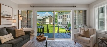 Lakeside Retreat|2 Pools|Walk to Restaurants|BBQ|Boatslip