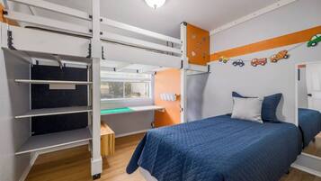 4 habitaciones, tabla de planchar con plancha, cuna de viaje y wifi