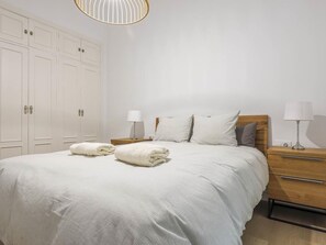 1 bedroom, iron/ironing board, internet, bed sheets - Avant-garde minimalism with high qualities 1 ROOM - WIFI (Sevilla)