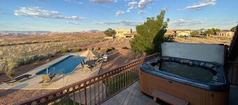 Heated Pool.Panoramic Views•4 Bed 2.5 Ba•Central Location