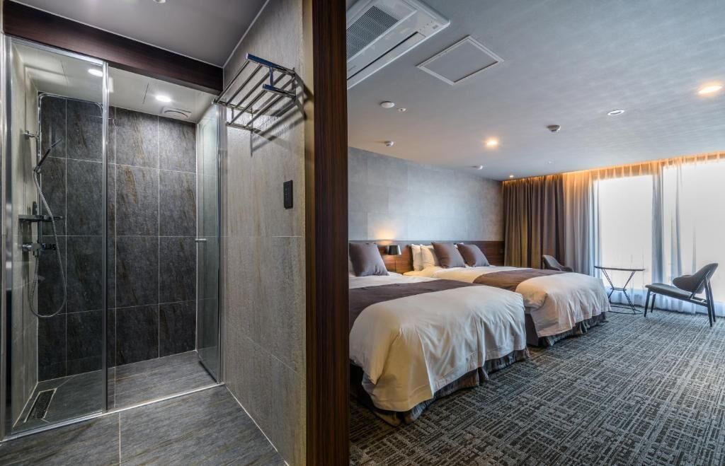 deluxe family twin room (for 2 people / no view) | individually decorated, individually furnished, free wifi, bed sheets