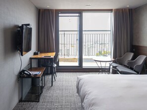 Individually decorated, individually furnished, free WiFi, bed sheets - HotelWithCity  (Jeju City)