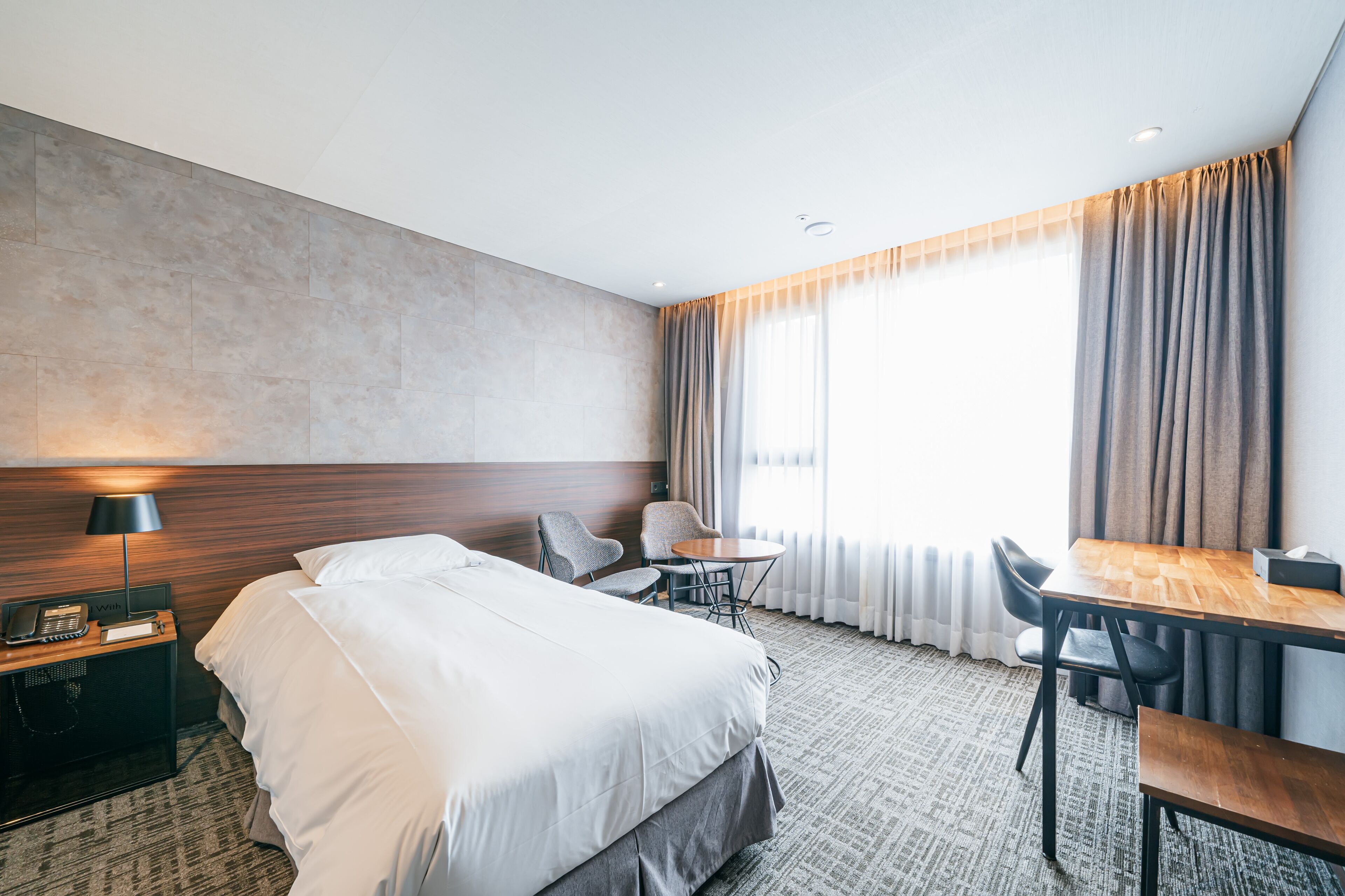 individually decorated, individually furnished, free wifi, bed sheets