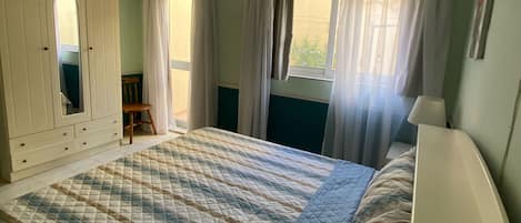 3 bedrooms, bed sheets