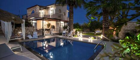 Villa, 3 chambres, fumeurs, piscine privée | Piscine | Piscine extérieure