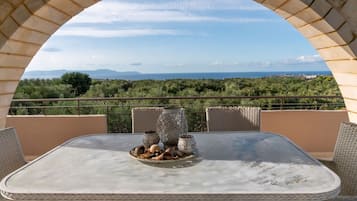 Vila, 3 quartos, para fumantes, piscina particular | Opções para refeição