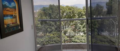 Apartment, 2 Bedrooms, Accessible, Balcony | Dining room