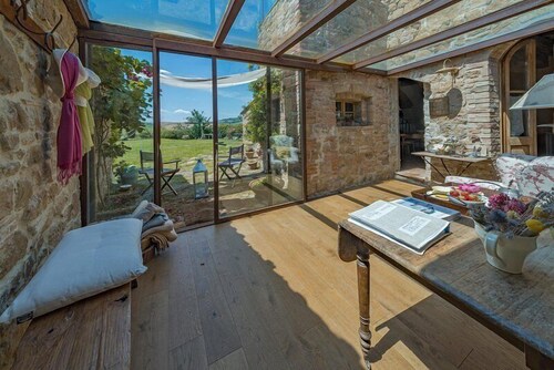 Villa Pienza, Val Dorcia Luxury Accommodation With Pool and Ac for 12 Persons