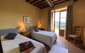 4 bedrooms, bed sheets
