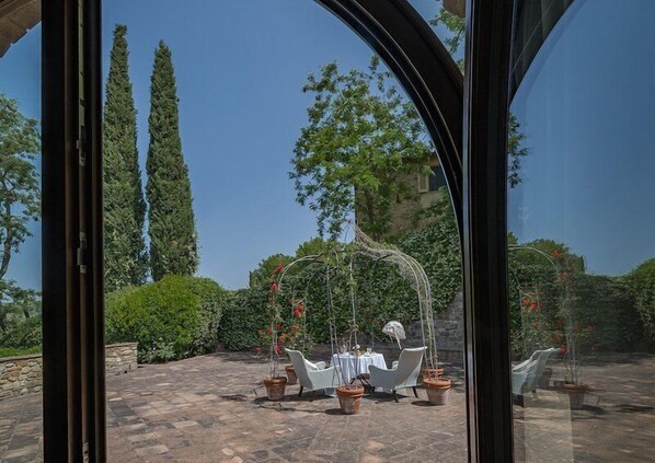 Appartement, 3 chambres, piscine privée, vue sur la piscine | Restauration en plein air
