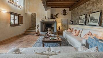 Appartement, 3 chambres, piscine privĂ©e, vue piscine | Enceinte de lâhĂ©bergement