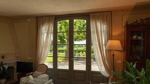 Unclassified image, 2 of 39, button - House 6 Villa Arancera (Lucca)