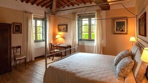 Unclassified image, 4 of 39, button - House 6 Villa Arancera (Lucca)