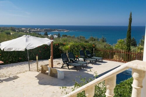 Pomos Harbourbiew Villa