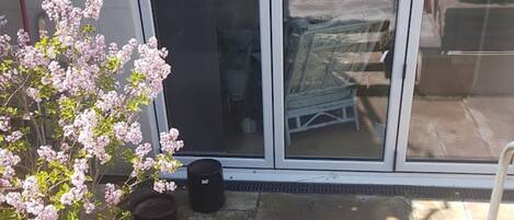 شقة - غرفة نوم واحدة - بمدفأة | المنشأة من الخارج