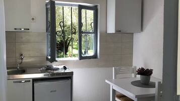 Bungalow, 1 Bedroom, Smoking, Balcony | Dining