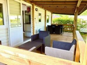 Mobile Home, 2 Bedrooms, Balcony, Garden View | Balcony - Holidaychalets Zuidlaren Tynaarlo (Tynaarlo)