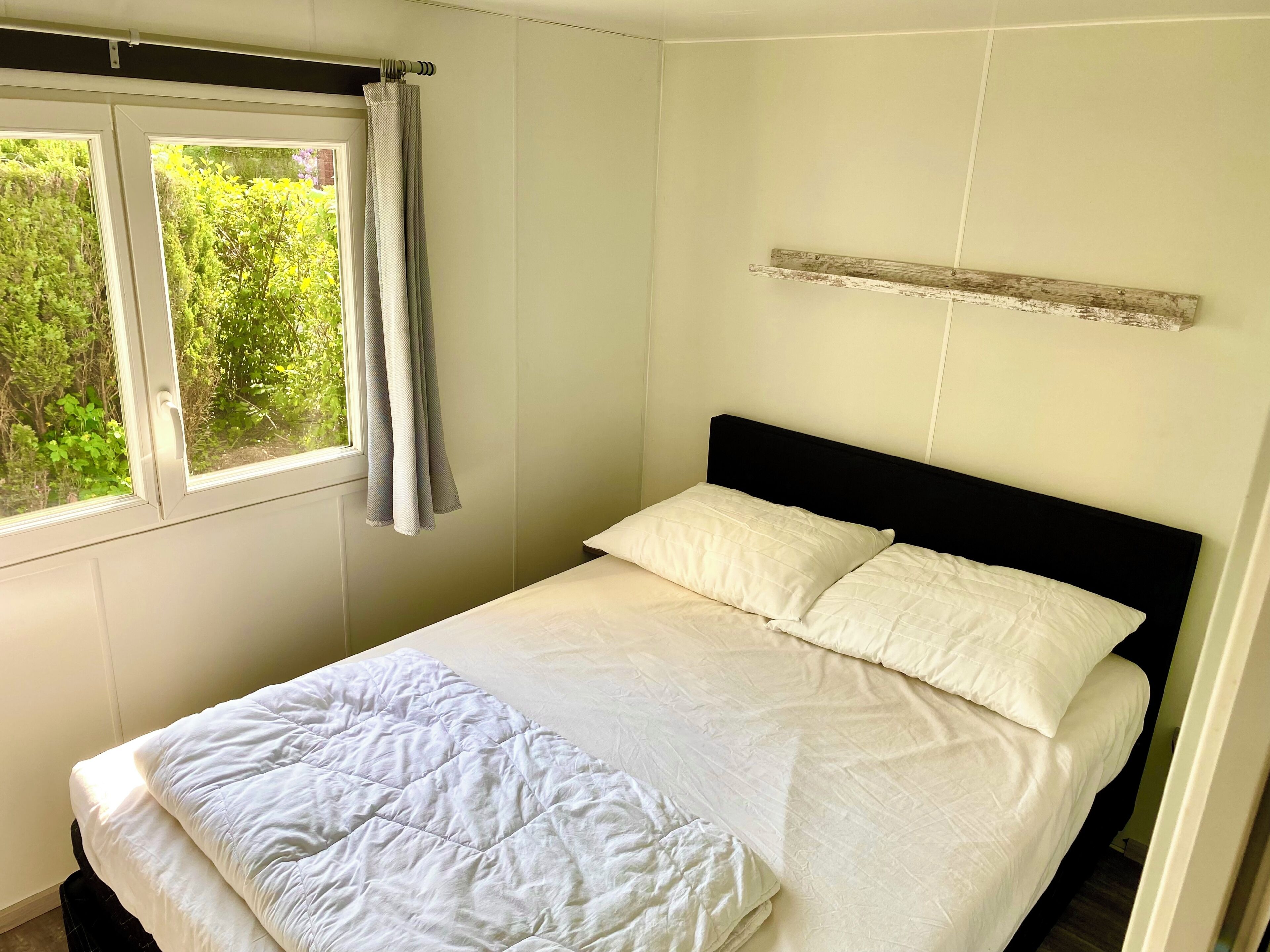 Mobil Karavan, 2 kamar tidur, balkon, pemandangan kebun | 2 kamar tidur