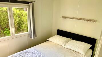 Mobil Karavan, 2 kamar tidur, balkon, pemandangan kebun | 2 kamar tidur