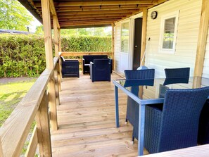Mobile Home, 2 Bedrooms, Balcony, Garden View | Balcony - Holidaychalets Zuidlaren Tynaarlo (Tynaarlo)