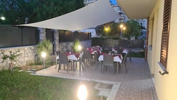 Habitación, 1 habitación, para fumadores, balcón | Áreas de la propiedad