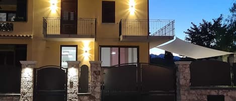 Room, 1 Bedroom, Smoking, Balcony | Exterior