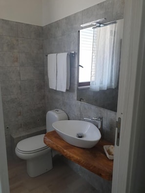 Room, 1 Bedroom, Smoking, Balcony | Bathroom