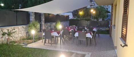 Room, 1 Bedroom, Smoking, Garden View | Garden