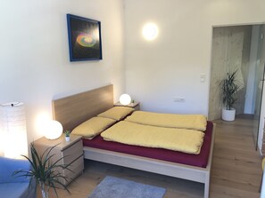 Leilighet, 2 soverom, røyk, balkong | 2 soverom, strykejern/-brett og wi-fi