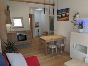 Appartement, 2 chambres, fumeur, balcon | Restauration