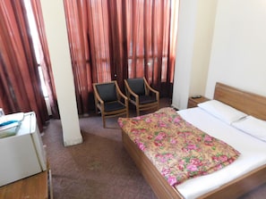 ダブルまたはツインルーム | WiFi (無料)、ベッドシーツ